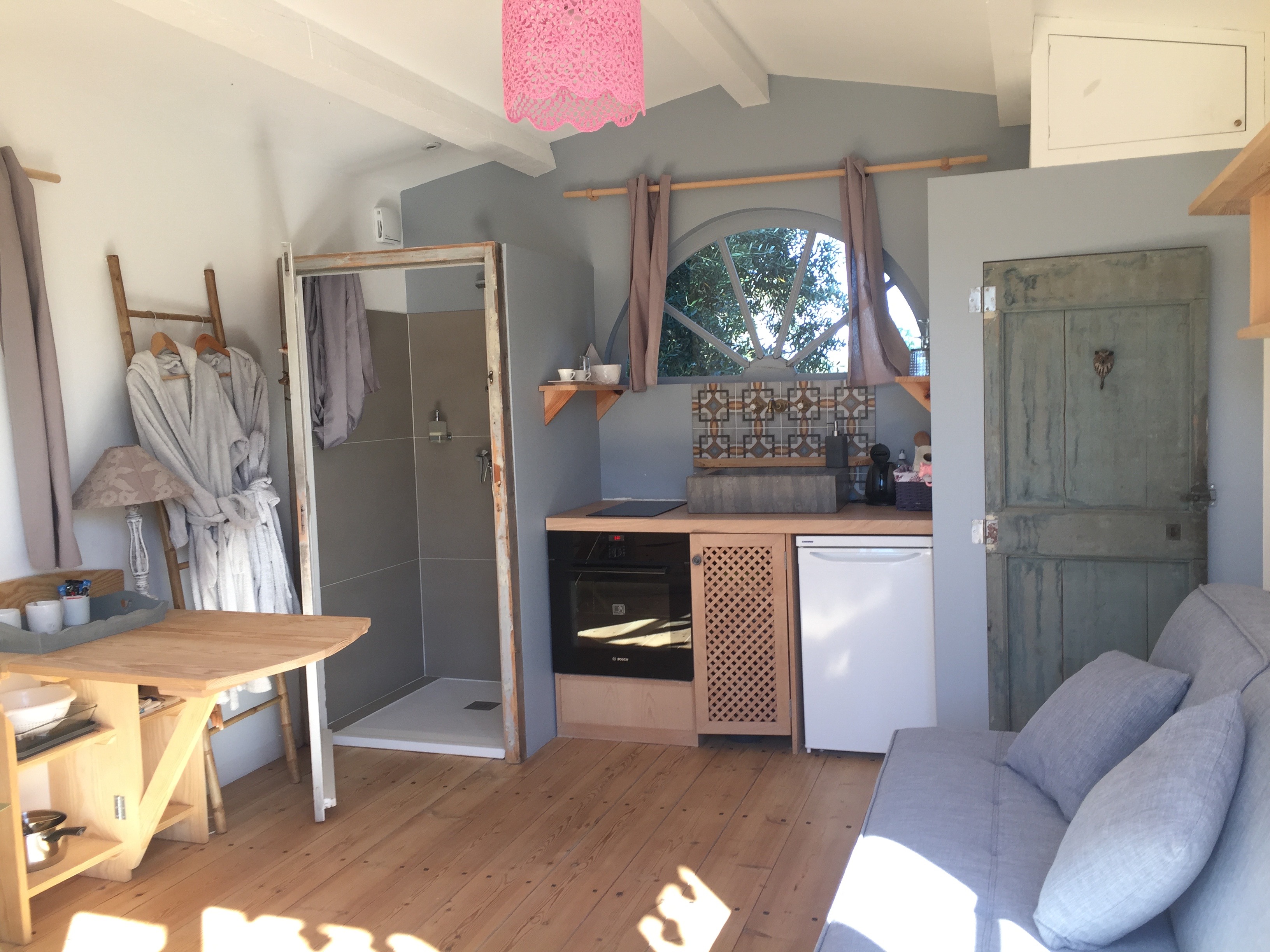 12 juillet au 30 août 2025
Maisonnette du Potager
studio aménagé - terrasse 
Formule Gîte
3 nuitées minimum
1 à 2 pers 
Pas de connexion internet WIFI
 