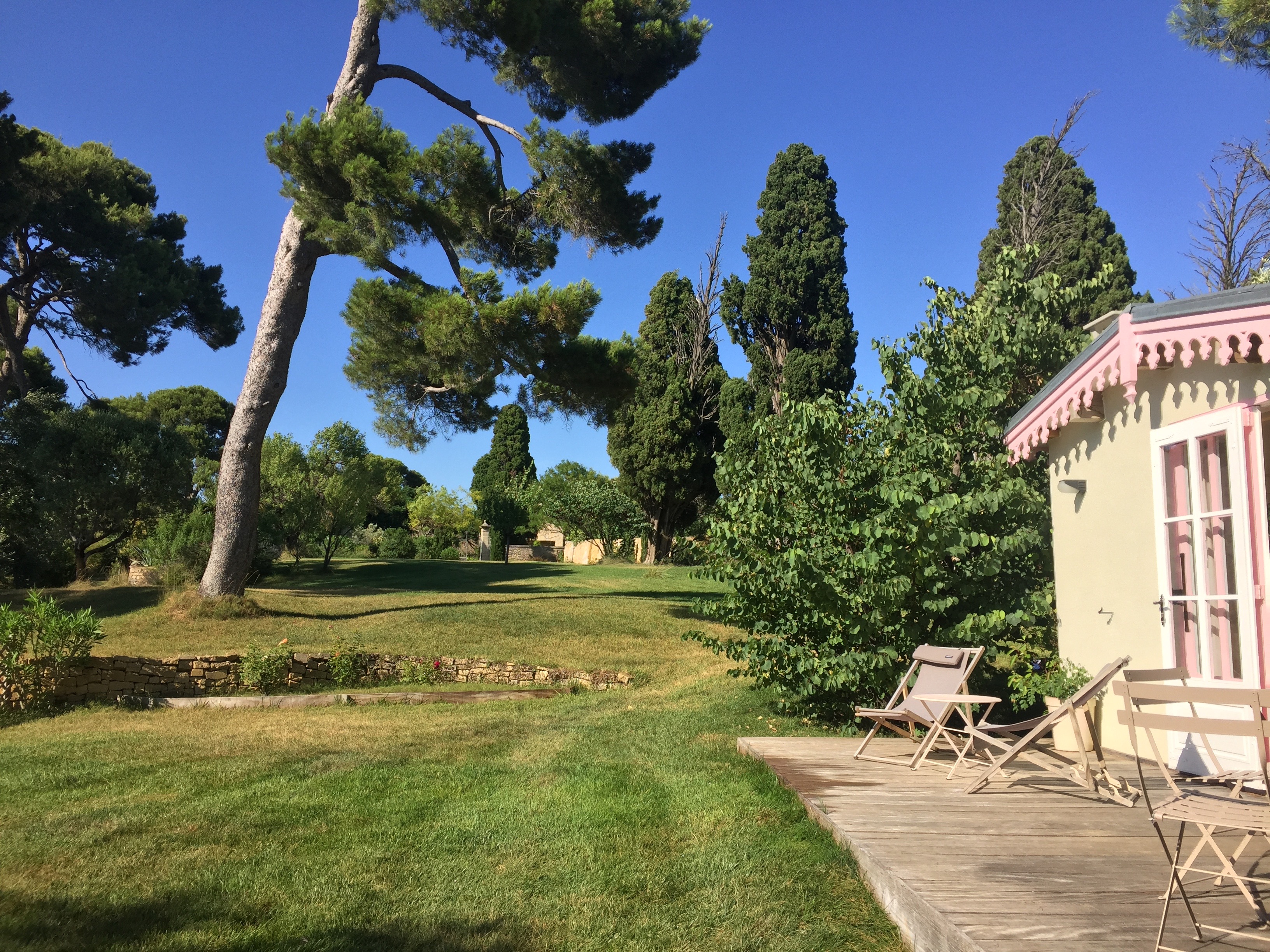 12 juillet au 30 août 2025
Maisonnette du Potager
studio aménagé - terrasse 
Formule Gîte
3 nuitées minimum
1 à 2 pers 
Pas de connexion internet WIFI
 