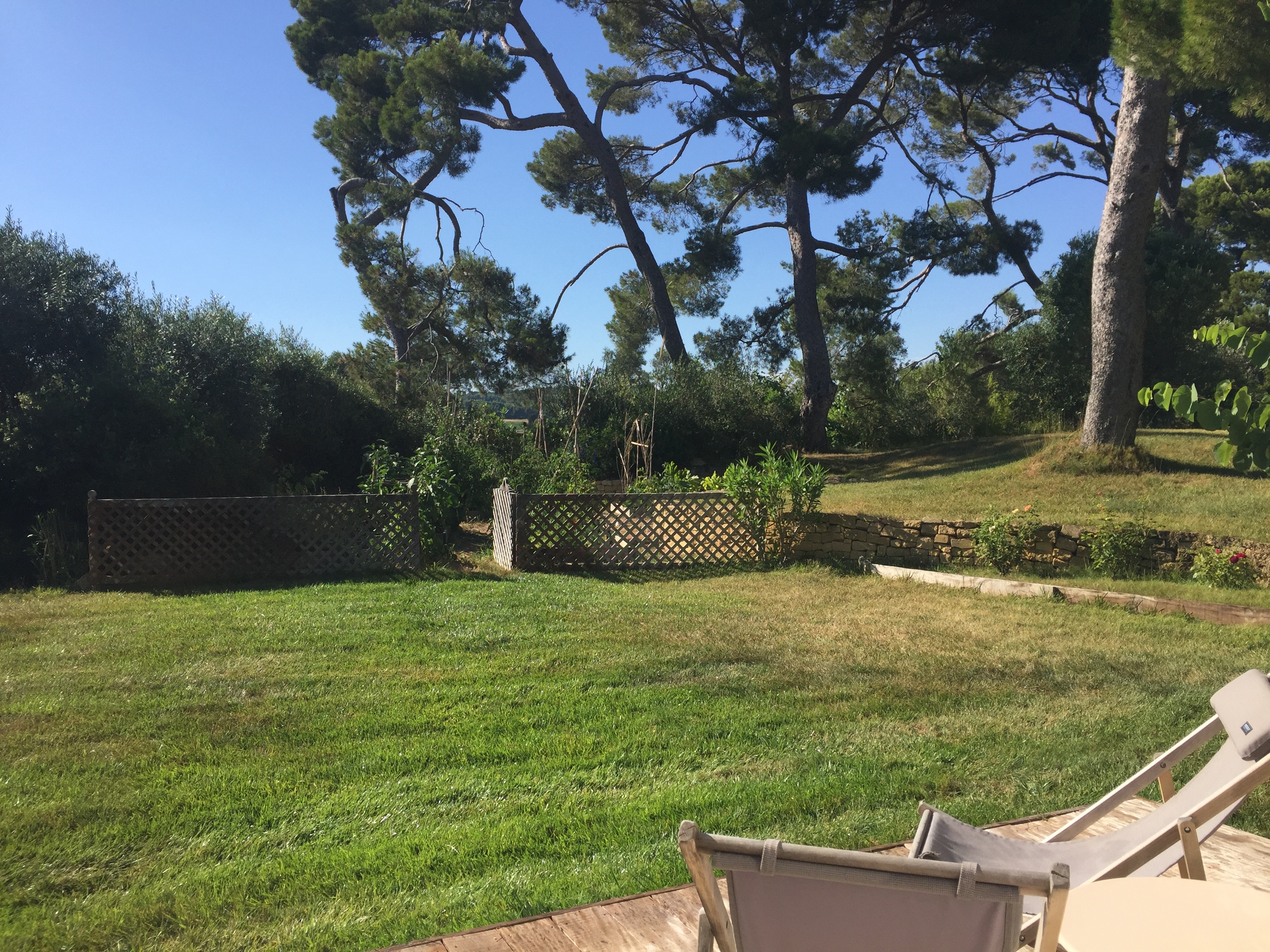 12 juillet au 30 août 2025
Maisonnette du Potager
studio aménagé - terrasse 
Formule Gîte
3 nuitées minimum
1 à 2 pers 
Pas de connexion internet WIFI
 